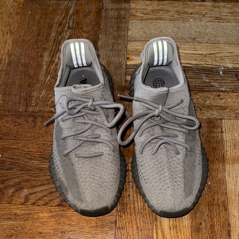 Yeezy Boost 350 V2 Steel Grey